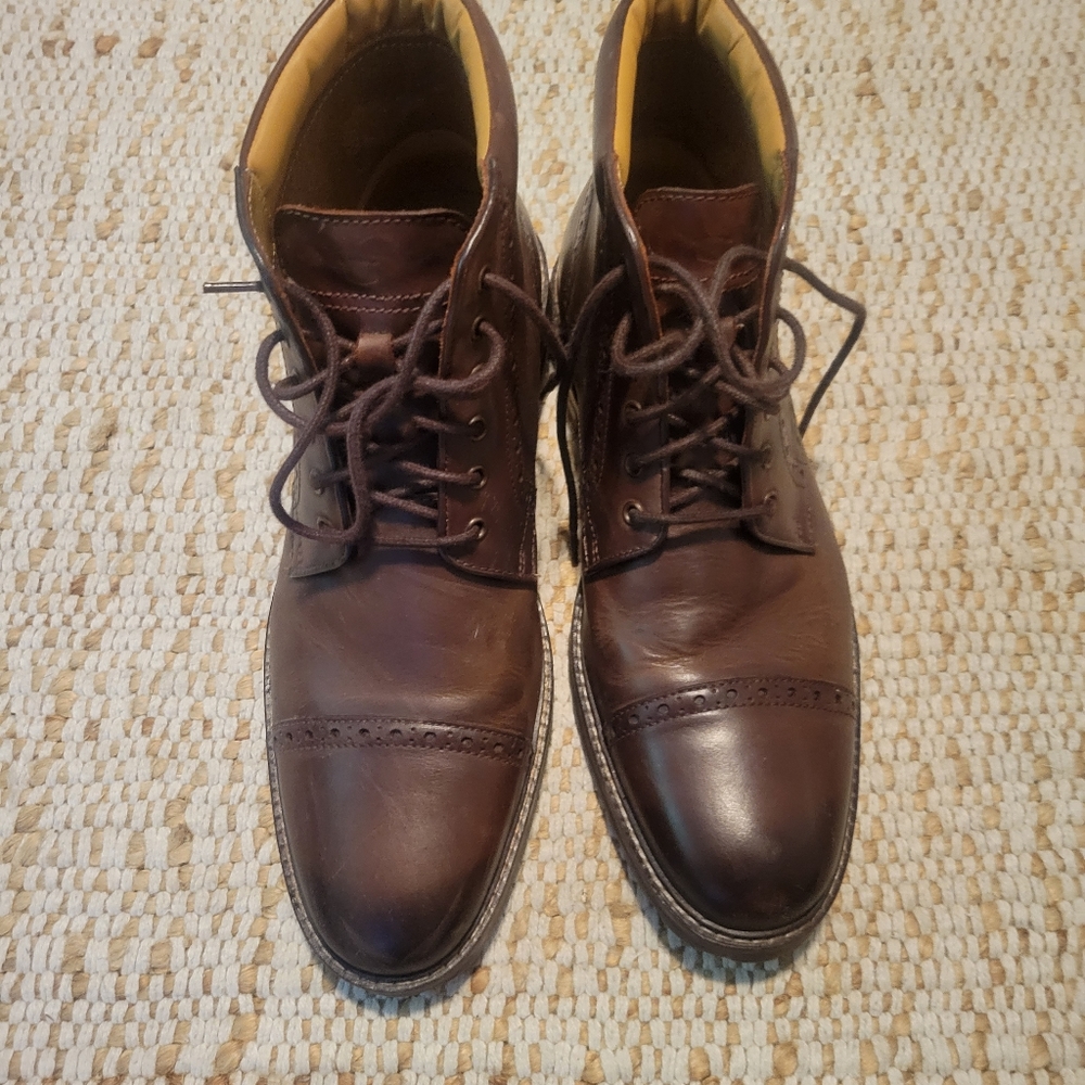 Florsheim high brown old fashion looking boots